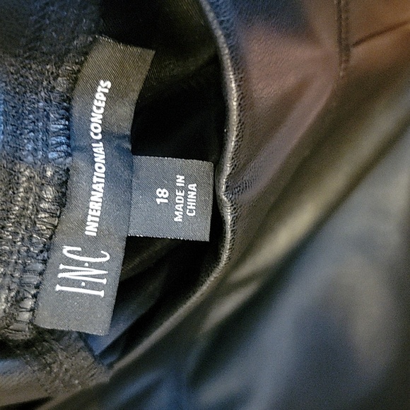 NWOT INC International Concepts Faux Leather Pants Size 18 Skinny Leg - Picture 2 of 3